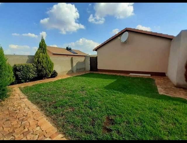 2 BEDROOM PROPERTY TO RENT IN PROTEA GLEN